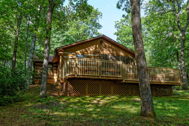 Pigeon Forge Two Bedroom Cabin Rental Convenient to Pigeon Forge Parkway