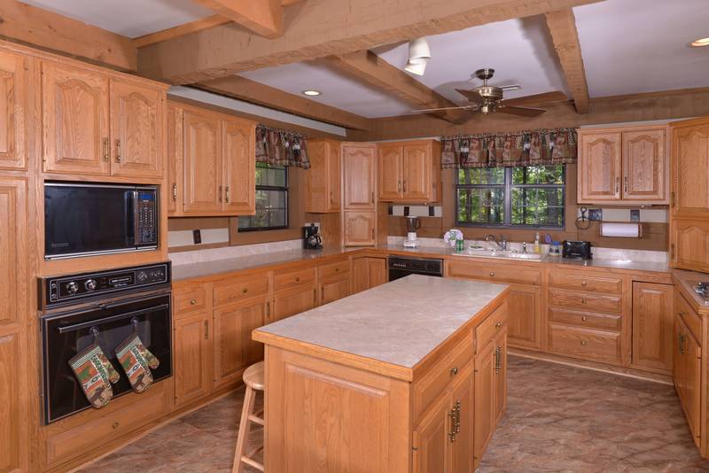 Tennessee Vacation Cabin Rental Fully Equipped Kitchen