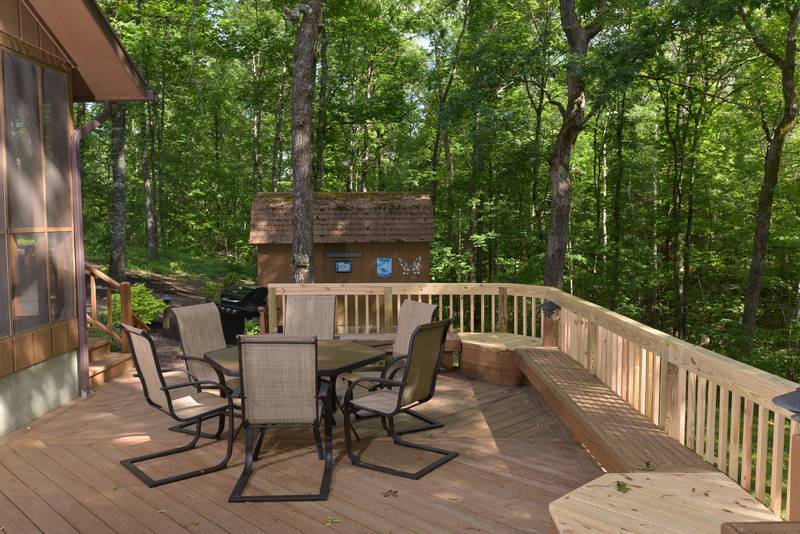 Pigeon Forge Cabin Rental Deck Area Featuring an outdoor Forest