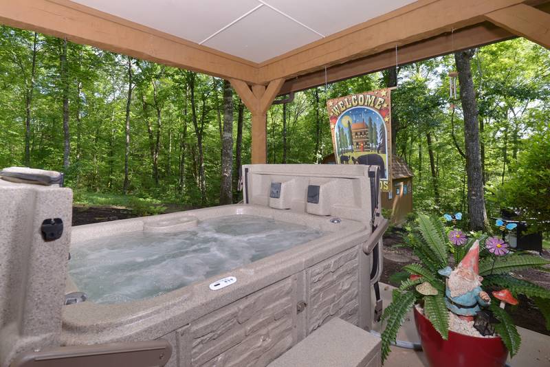 Pigeon Forge Cabin Rental Outdoor Hot Tub