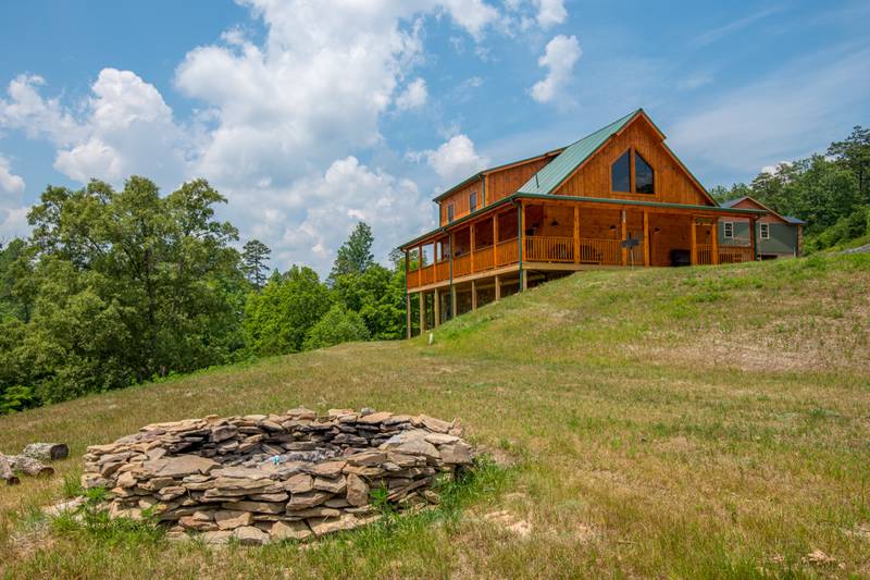 Pigeon Forge Three Bedroom Cabin Rental Wood Burning Firepit