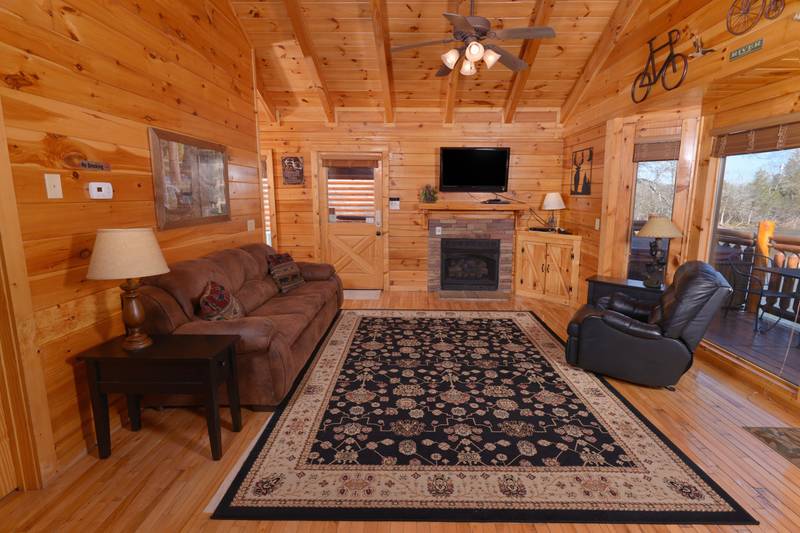 River Port 2 Bedroom Log Cabin Rental