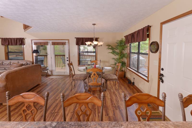 SMOKY MOUNTAIN DREAM Woodridge 2 Bedroom Pigeon Vacation Cabin Rental