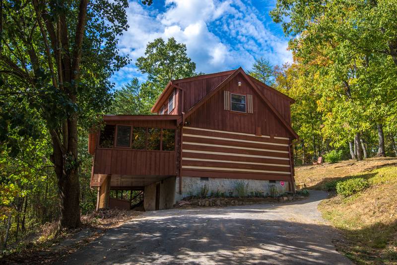 Pigeon One Bedroom Plus Loft Cabin Rental Pool Table Foosball
