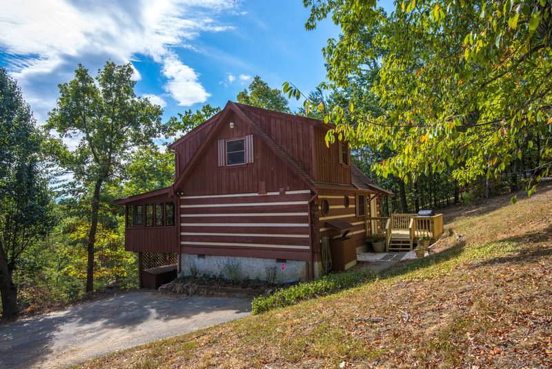 Pigeon One Bedroom Plus Loft Cabin Rental Pool Table Foosball