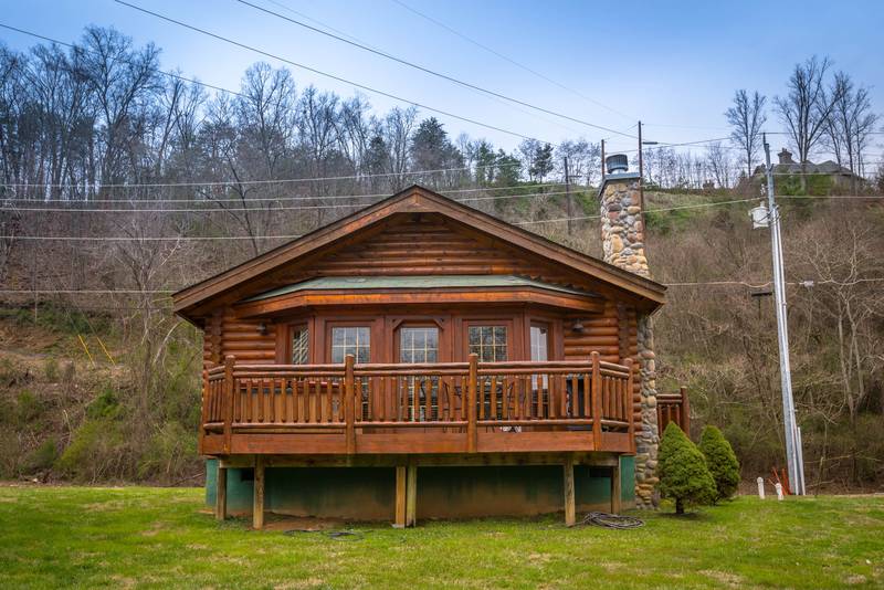 River Port 1 Bedroom Log Cabin Rental on the Little Pigeon RiverFishing