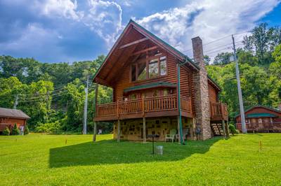 River Cabin back deck