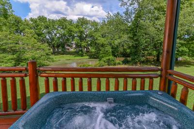 River Cabin hot tub overlooking the Little Pigeon River