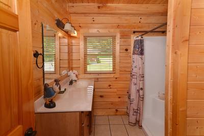 River Cabin bathroom with walk-in shower