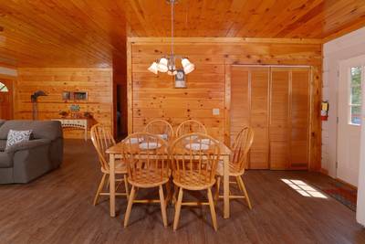 Serenity Ridge dining area
