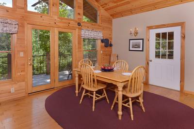 Allen's Hideaway dining room area