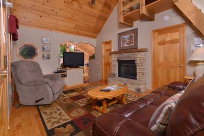 Allen's Hideaway living room and fireplace