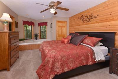 Allen's Hideaway master bedroom with king size bed