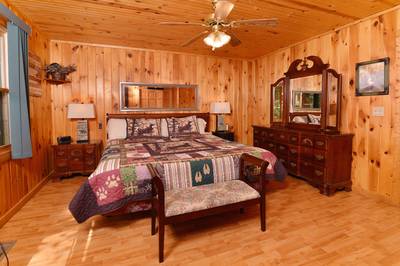 Deer to Dream main level bedroom with king size bed