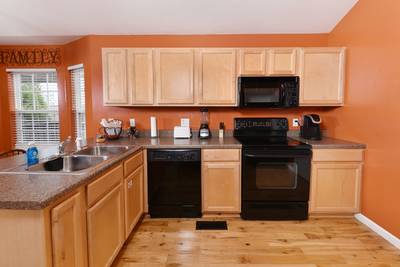 Rocky Top Chalet fully furnished kitchen