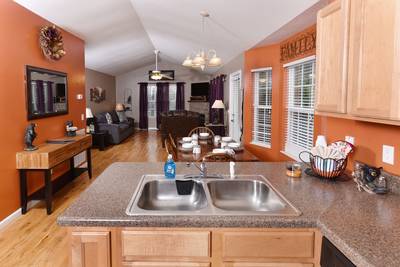Rocky Top Chalet kitchen, dining area, and living room