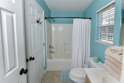 Rocky Top Chalet bathroom 1