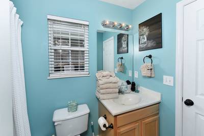 Rocky Top Chalet bathroom 1 vanity