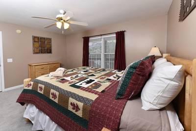 Rocky Top Chalet bedroom 2 with queen size bed