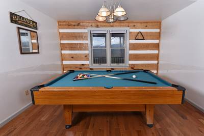 Pleasant View game room