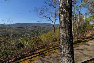 Pleasant View Mountain Views