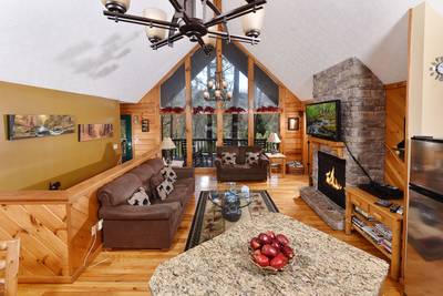 A Beary Good Time living room with vaulted ceilings