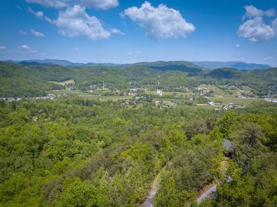 Getaway Mountain Lodge panoramic mountain views