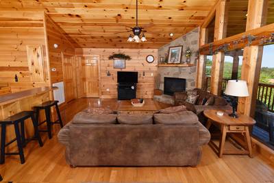 Getaway Mountain Lodge living room with gas fireplace