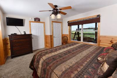 Getaway Mountain Lodge lower level bedroom 4 with king size bed