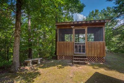Walden Ridge Retreat screened in gazebo