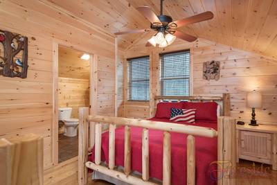 Lighthouse Harbor upper level open loft with queen size bed