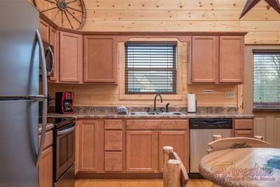 Lighthouse Harbor fully furnished kitchen and dining area