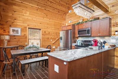 Winter Ridge kitchen and dinging area