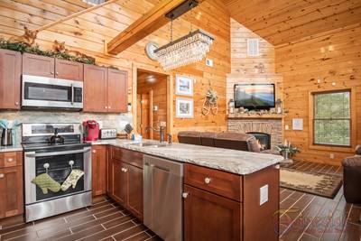 Winter Ridge kitchen with stainless steel appliances