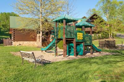 Cabins at the Crossing playground