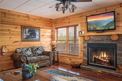 A Cabin of Dreams lower level sitting area