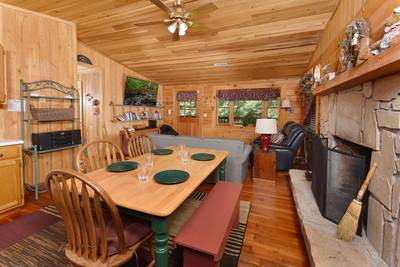 Walden Ridge Retreat dining area and living room