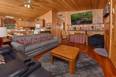 Walden Ridge Retreat living room with sleeper sofa