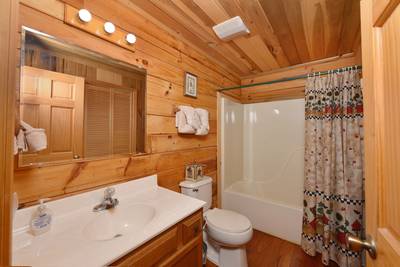 Walden Ridge Retreat bathroom 1 with tub/shower combo