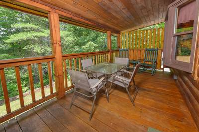 Walden Ridge Retreat screened in back deck