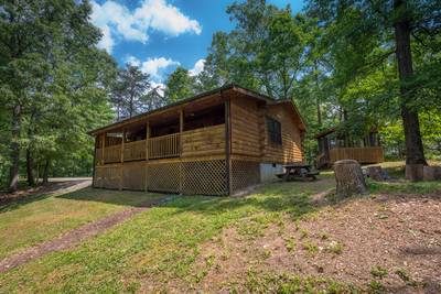 Walden Ridge Retreat screened in back deck