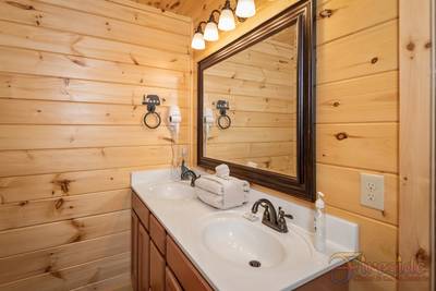 River Haven main level bathroom
