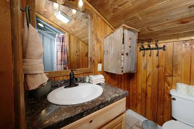 Country Charm upper level bathroom 2