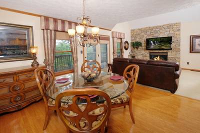 Adele's Retreat dining area and living room