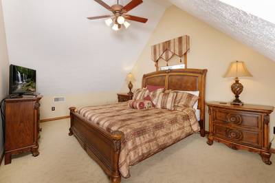 Adele's Retreat upper level bedroom 2 with king size bed