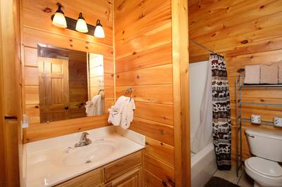 Down by the River bathroom two with tub/shower combo