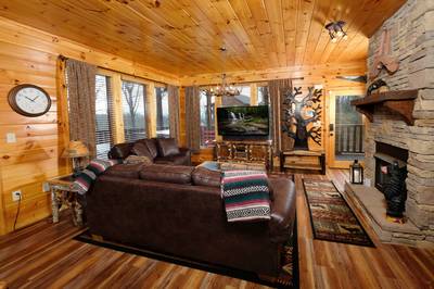 Antler Run main floor living room