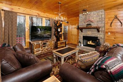 Antler Run main floor living room with gas fireplace