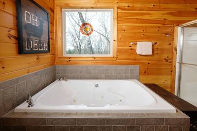 Antler Run whirlpool tub