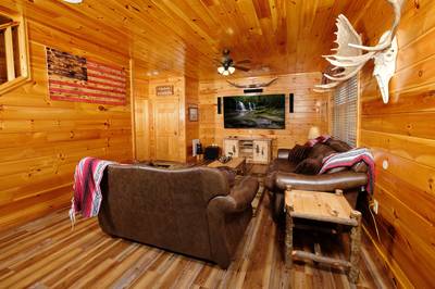 Antler Run second floor sitting area